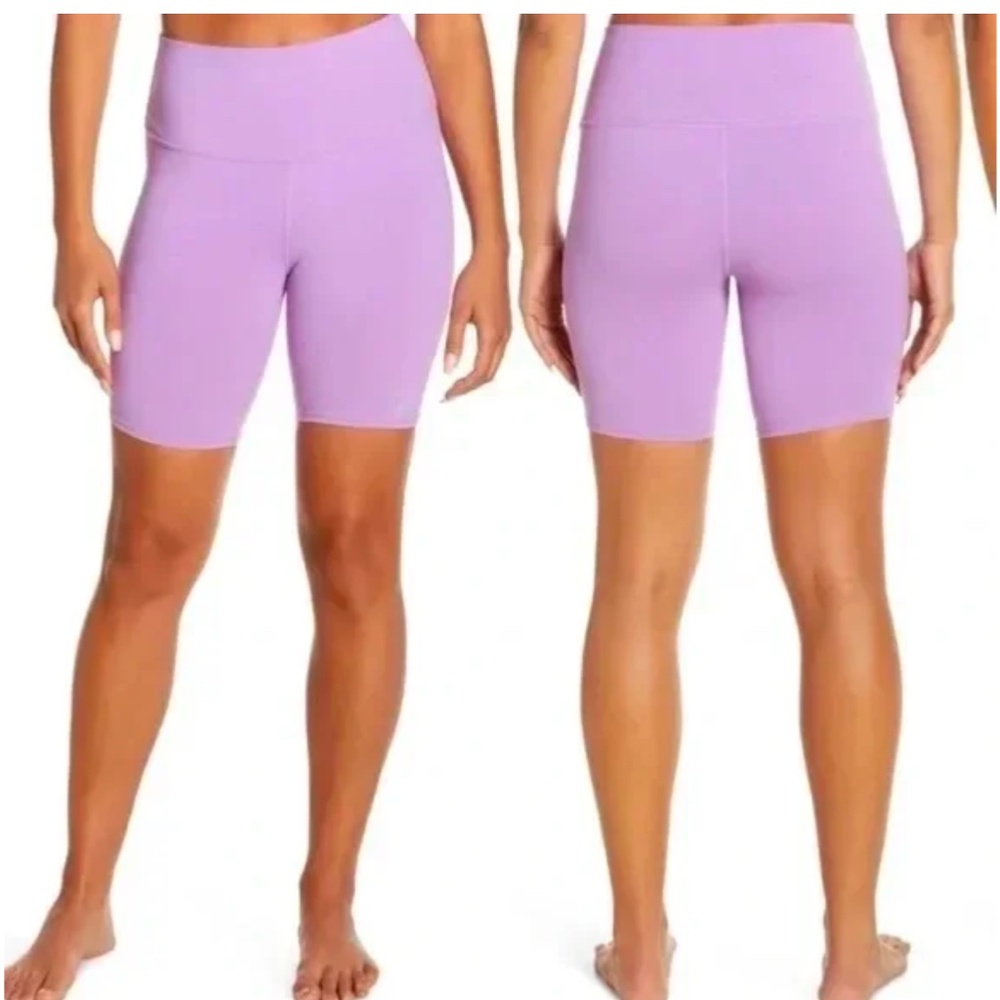 ALO Yoga - HIGH-WAIST BIKER SHORT - Small - Pink Lavender